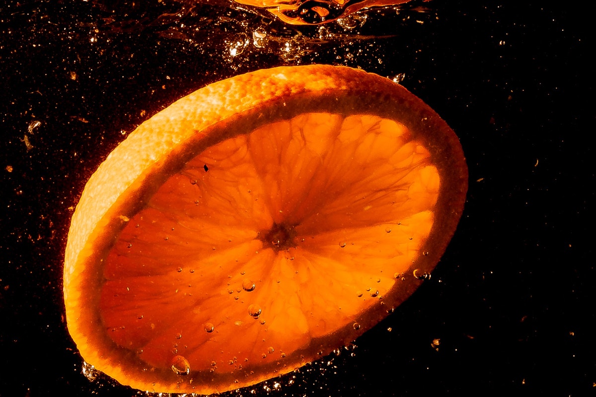 Plantar laranja em vaso - Foto: Pexels