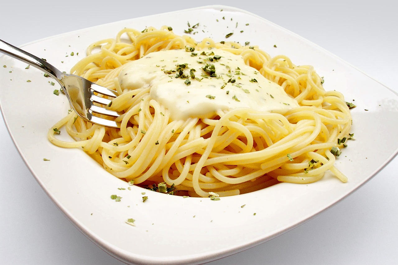 Espaguete ao molho Alfredo: receitinha infalível da Mama. Foto: Pixabay